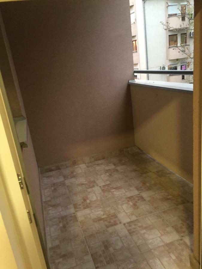 Stan Na Dan Centar Appartement Šabac Buitenkant foto