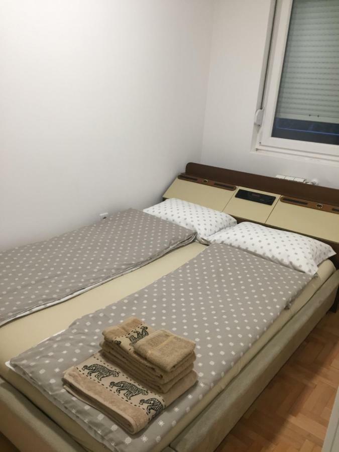 Stan Na Dan Centar Appartement Šabac Buitenkant foto